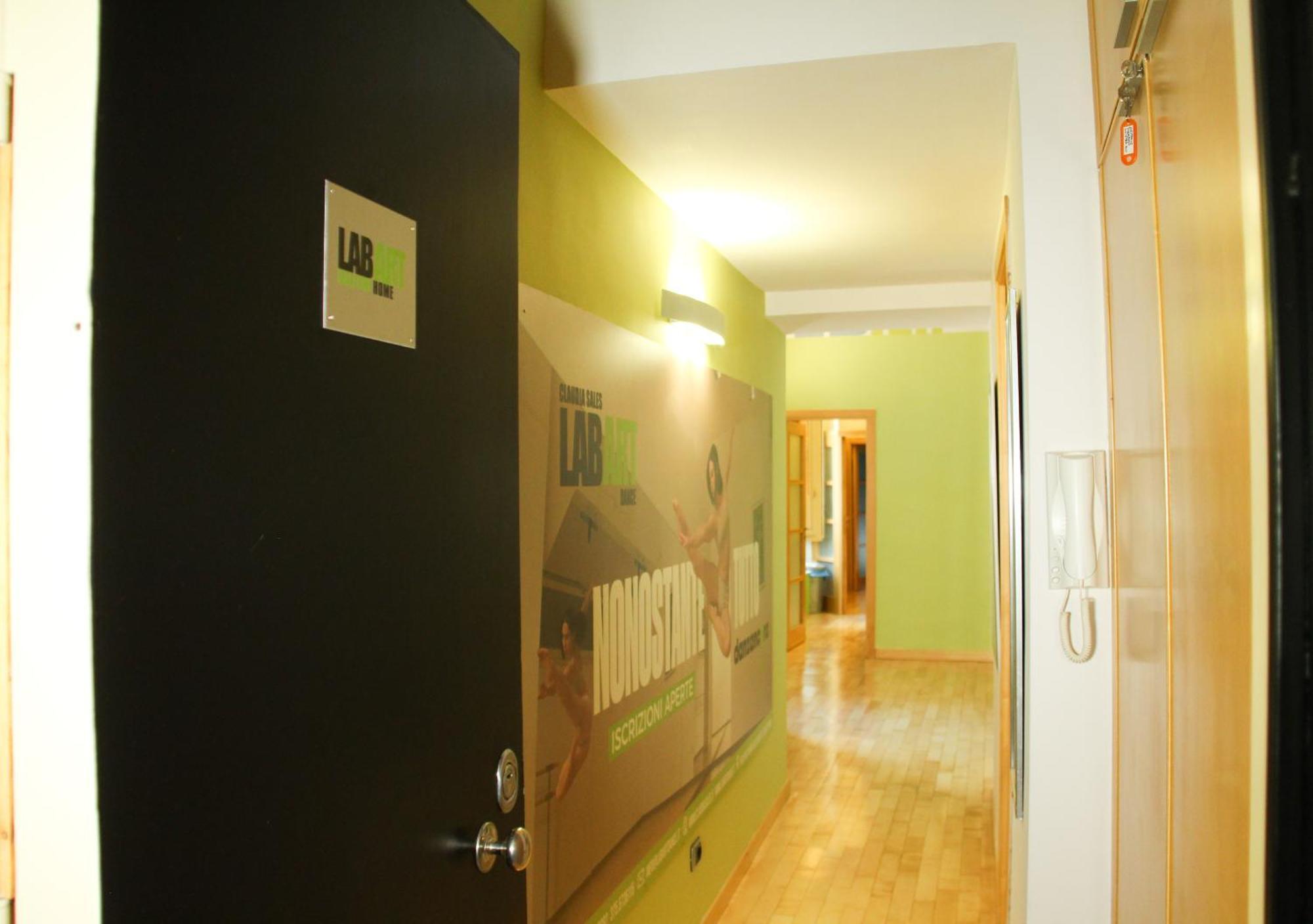 Apartamento Metro Amedeo - Stanza Privata Con Vasca Idromassaggio Nápoles Exterior foto