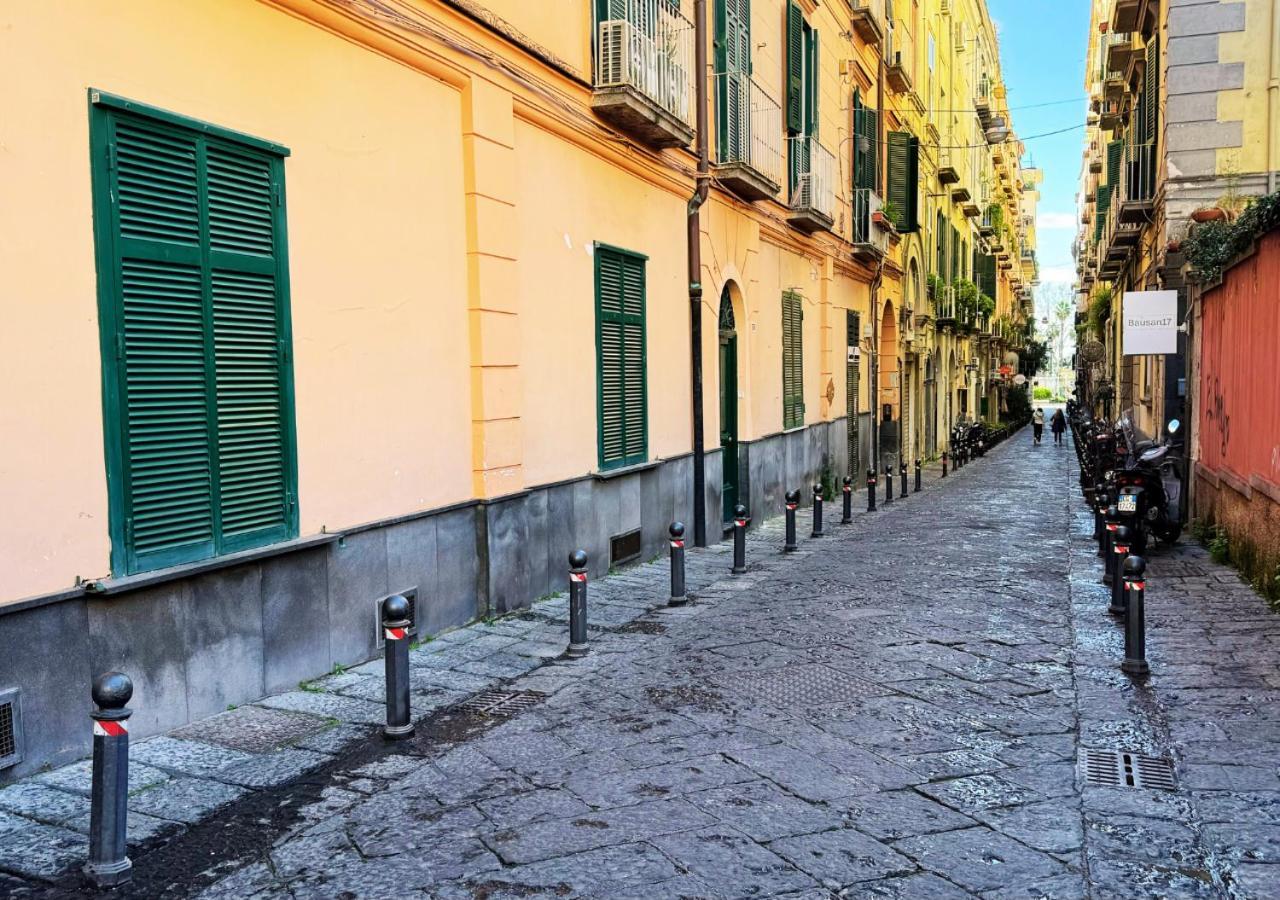 Apartamento Metro Amedeo - Stanza Privata Con Vasca Idromassaggio Nápoles Exterior foto