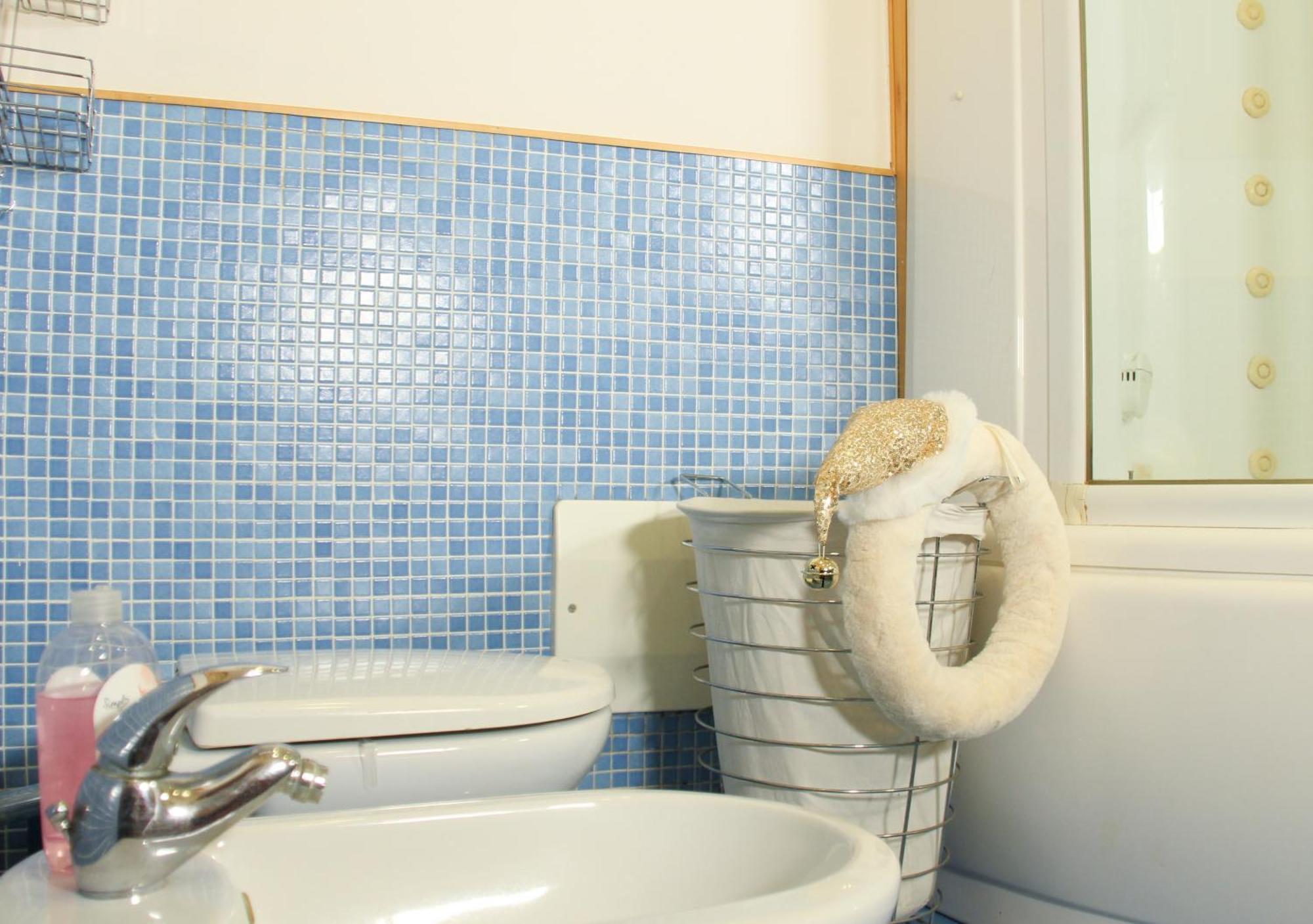 Apartamento Metro Amedeo - Stanza Privata Con Vasca Idromassaggio Nápoles Exterior foto